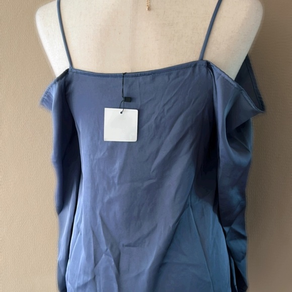Cold shoulder top in indigo - Picture 5 of 6